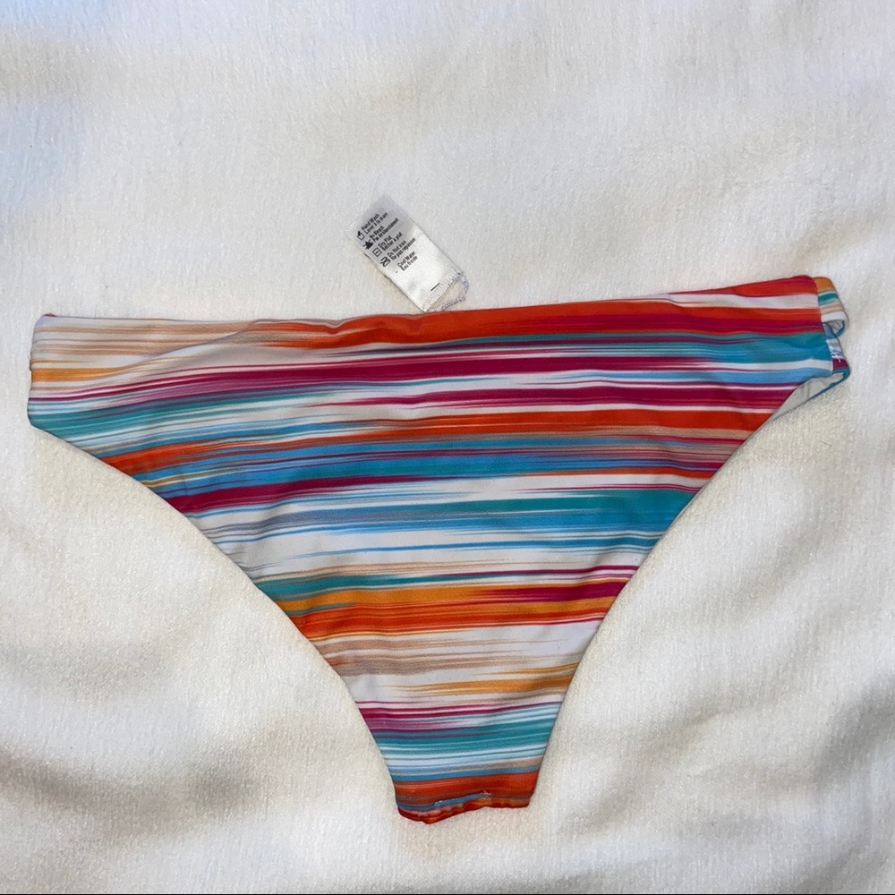 L*SPACE Bikini Set - Picture 7 of 14